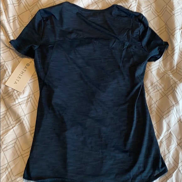 BNWT Athleta Kettlebella Training Tee - XXS - Picture 2 of 4